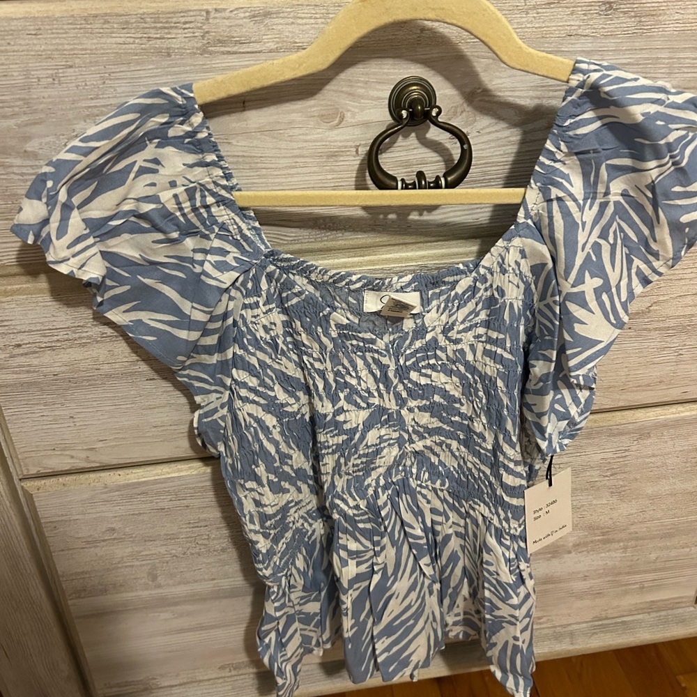Cute top